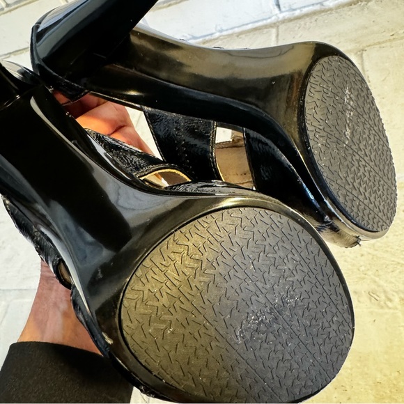 Michael Kors Front Zip Strappy Sandals, Black Patent, 6.5M US - Picture 7 of 13